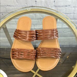 ✨ Brown and Tan Sandals by Universal Threads - Size 7.5 , Perfect Condition